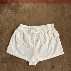 XL Women's White Eyelet Elastic Waist Shorts